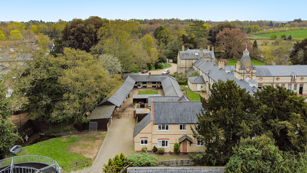 Pond House Stables