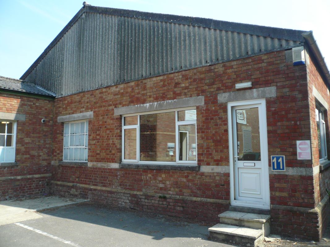274 to 7,597 Sq Ft , Bath Road Business Centre, Bath Road SN10 - Available