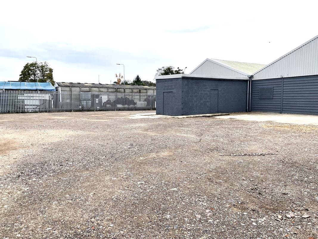 7,963 Sq Ft , Unit 1, London Road SN10 - Available