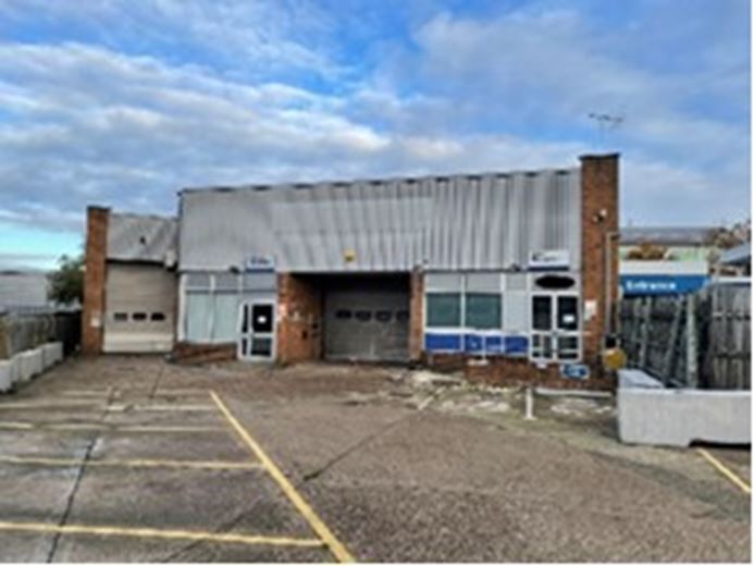 0.84 acres , Former Ford Dealership, Downshire Way RG12 - Available