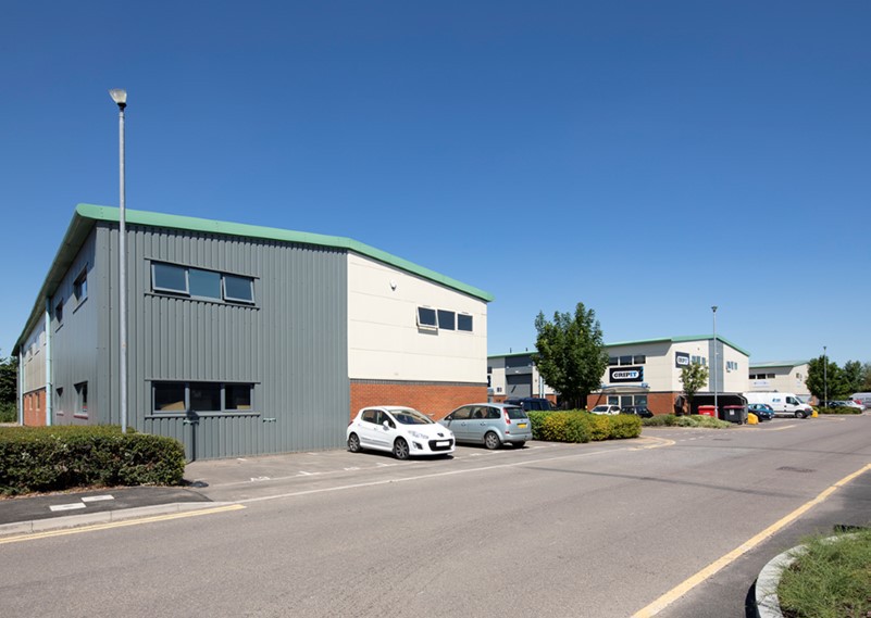 0.25 acres , Yard Ashville Centre, Commerce Way SN12 - Available