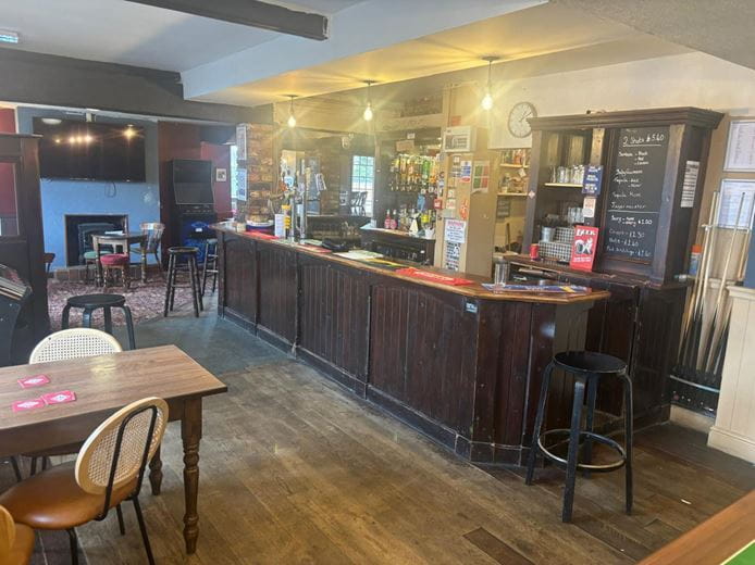 2,856 Sq Ft , Kings Arms Public House, 79 Wyke Road BA14 - Available