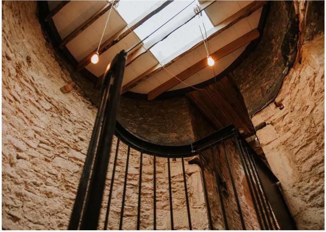 317 Sq Ft , Units At Southernwood Castle, The Rocks SN14 - Available