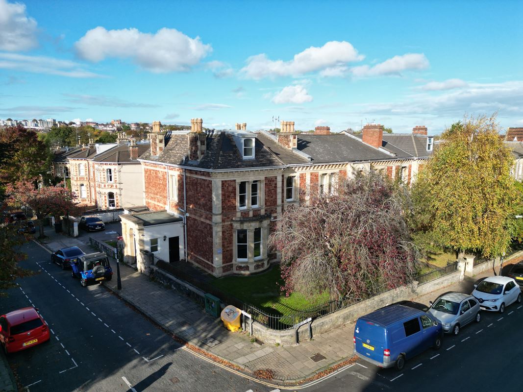 2,654 Sq Ft , Combe House, 33 Oakfield Road BS8 - Under Offer