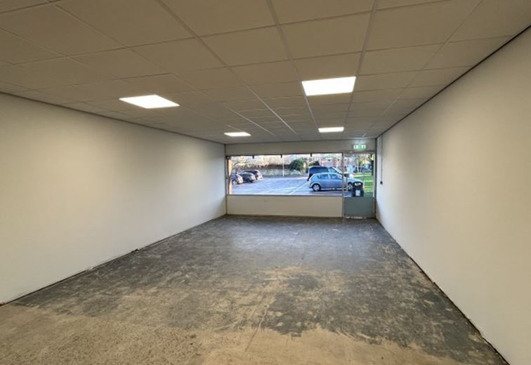 735 to 1,437 Sq Ft , 1- 2 Ellendune Shopping Centre SN4 - Available