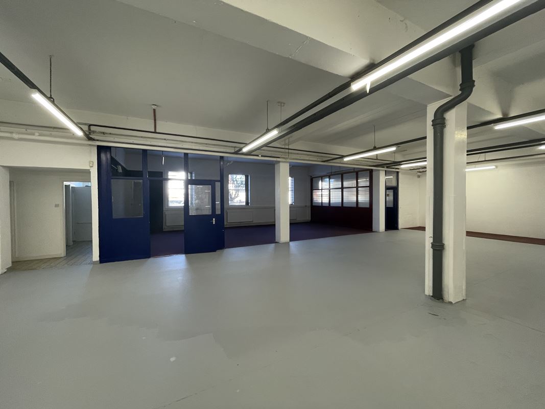 4,655 Sq Ft , Unit 1 , Bath Road SN10 - Available