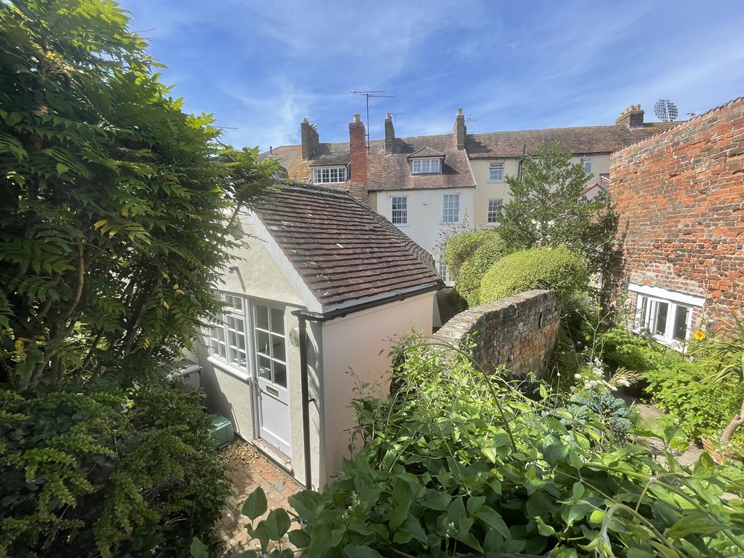 1,273 Sq Ft , 4 Middle Street TA1 - Available