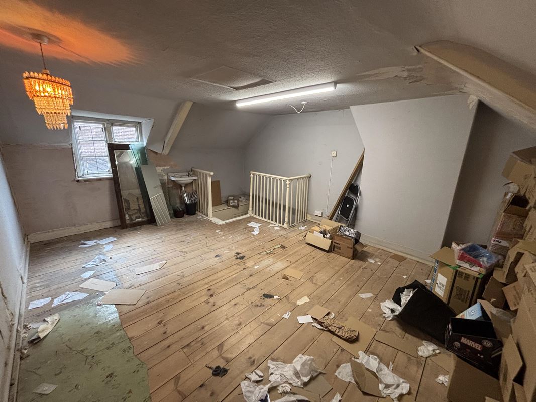  , 4 Bath Place TA1 - Available