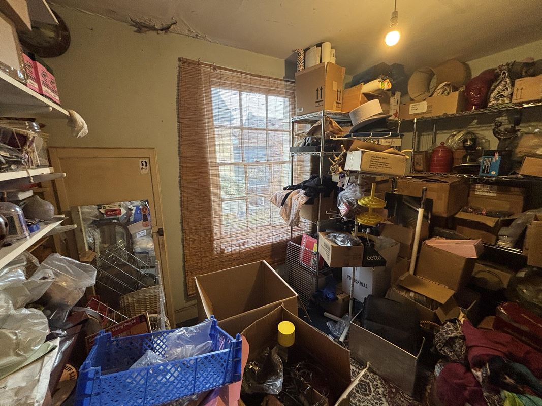  , 4 Bath Place TA1 - Available