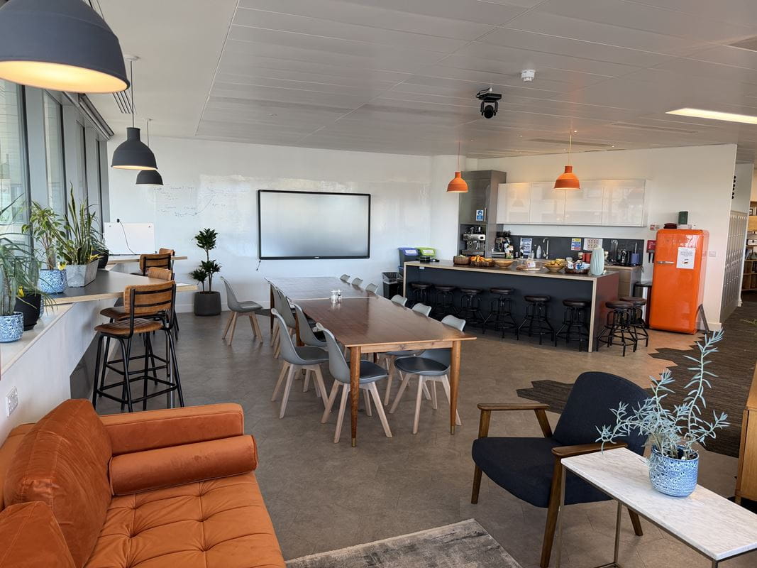 2,999 Sq Ft , One Station Square CB1 - Available