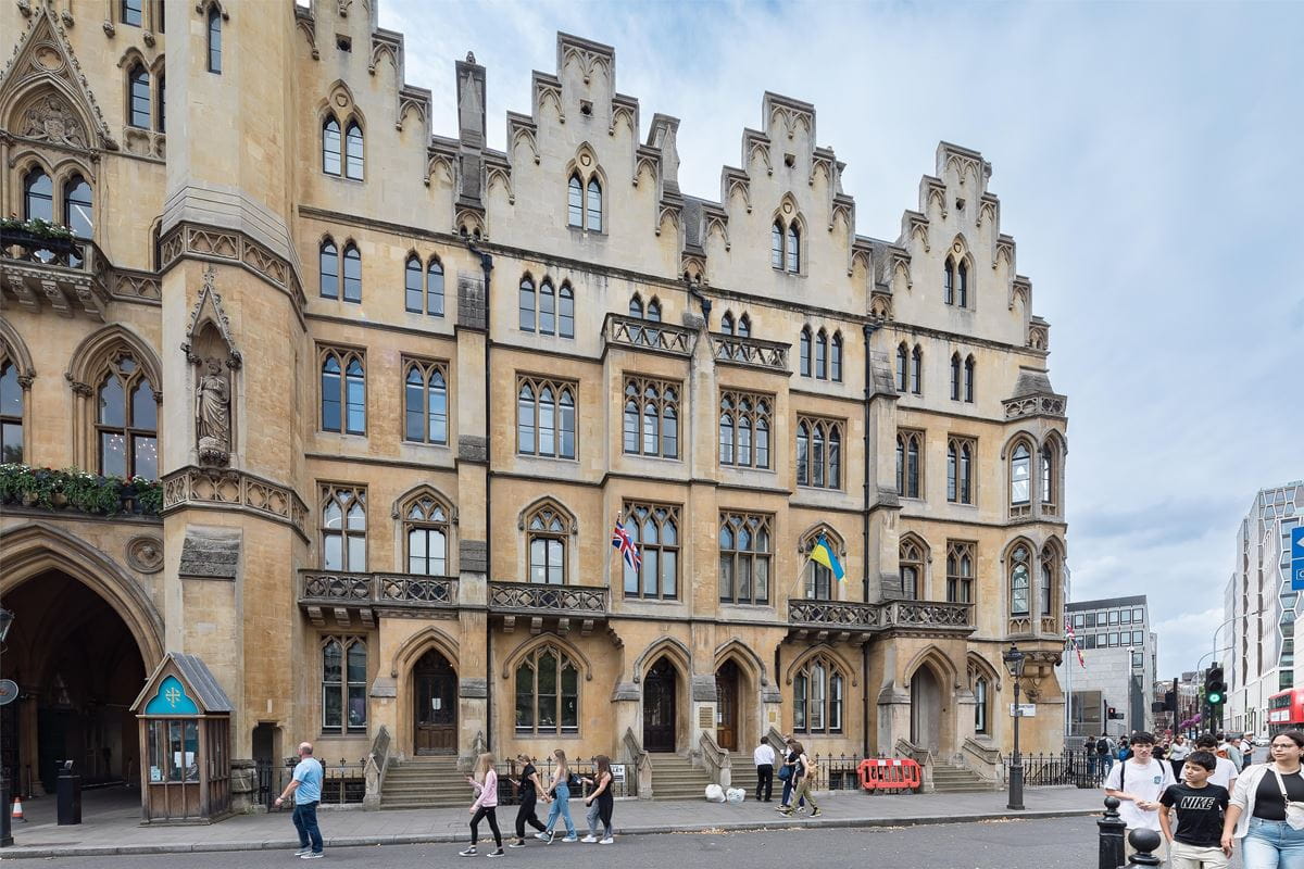 1,012 to 4,579 Sq Ft , 5-8 The Sanctuary, 5-8 The Sanctuary SW1P - Available