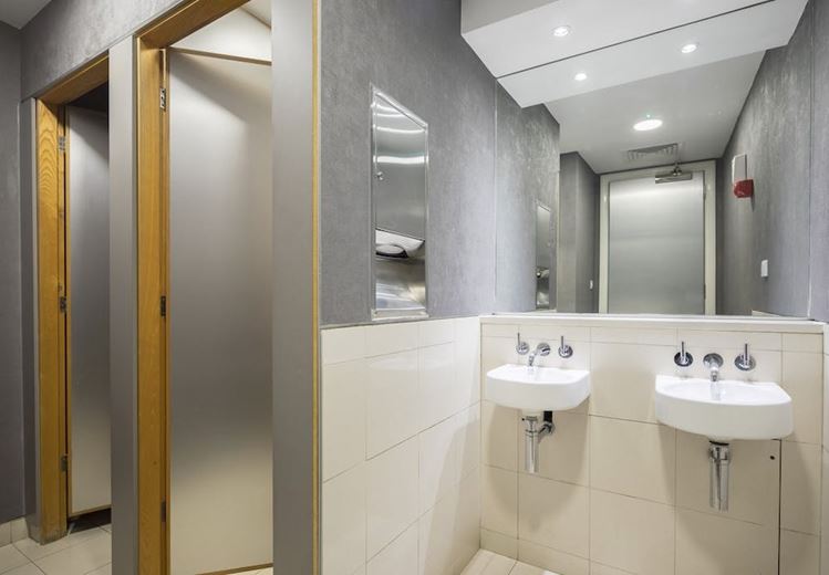 1,276 to 2,590 Sq Ft , 43 London Wall EC2M - Available