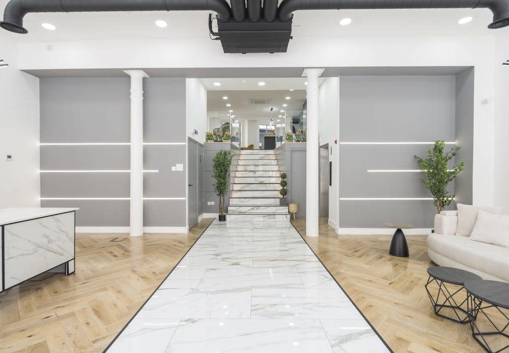  , 12 Old Street EC1V - Available