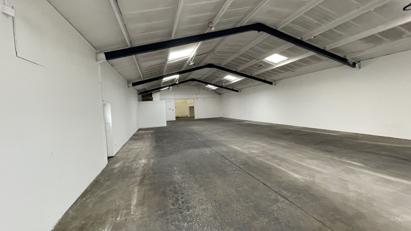 12,218 Sq Ft , Unit 3 Carterton Industrial Estate OX18 - Available