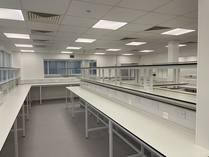 21,148 Sq Ft , 4-10 The Quadrant OX14 - Available