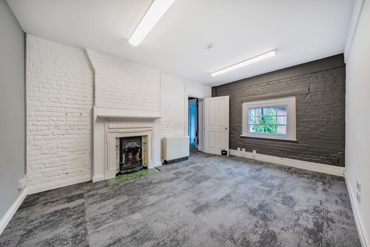 1,023 Sq Ft , Unit 2 The Stables SG14 - Available