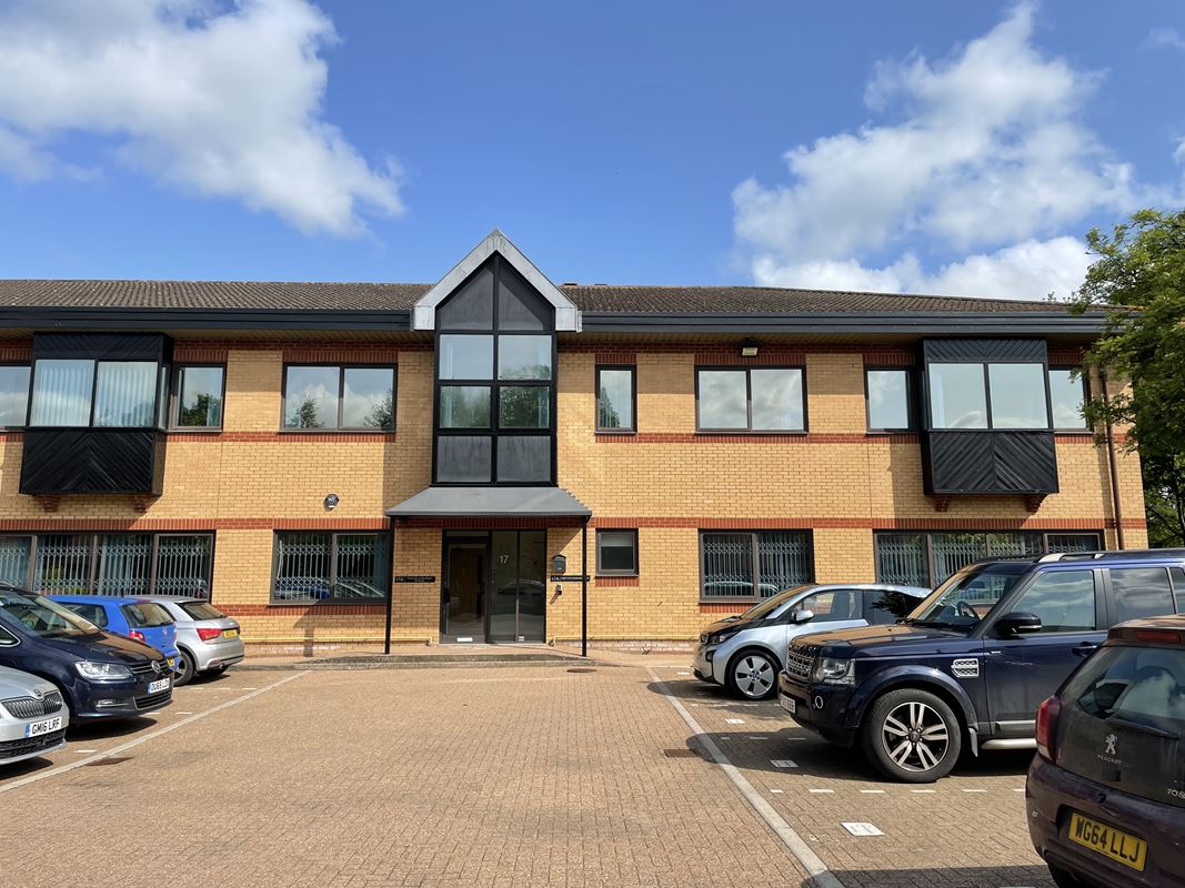 3,319 Sq Ft , First Floor Unit 17 Thorney Leys OX28 - Under Offer
