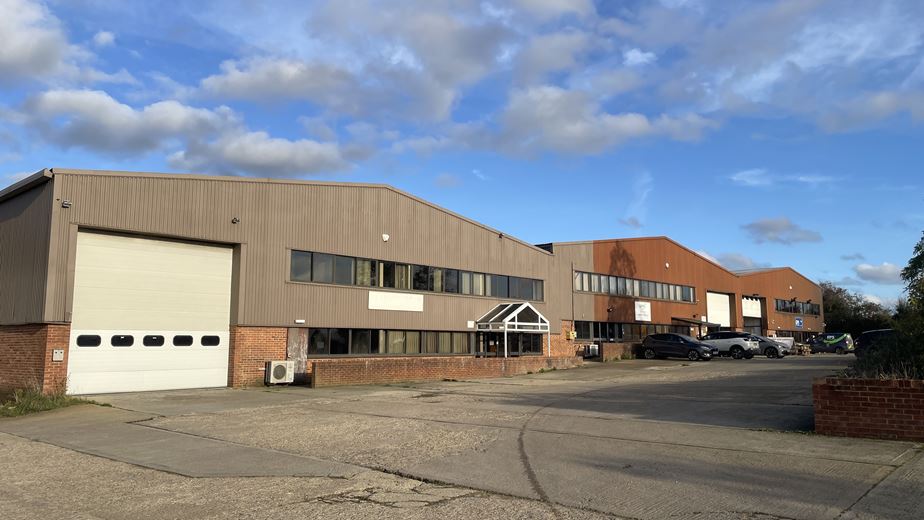 12,762 Sq Ft , Unit 3 Tower Industrial Estate OX44 - Available