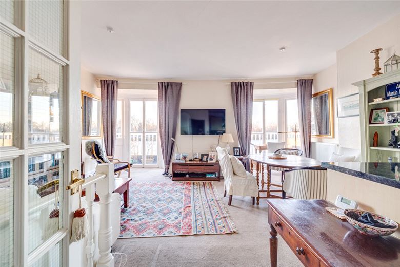 2 bedroom flat, The Terrace, London SW13 - Let Agreed