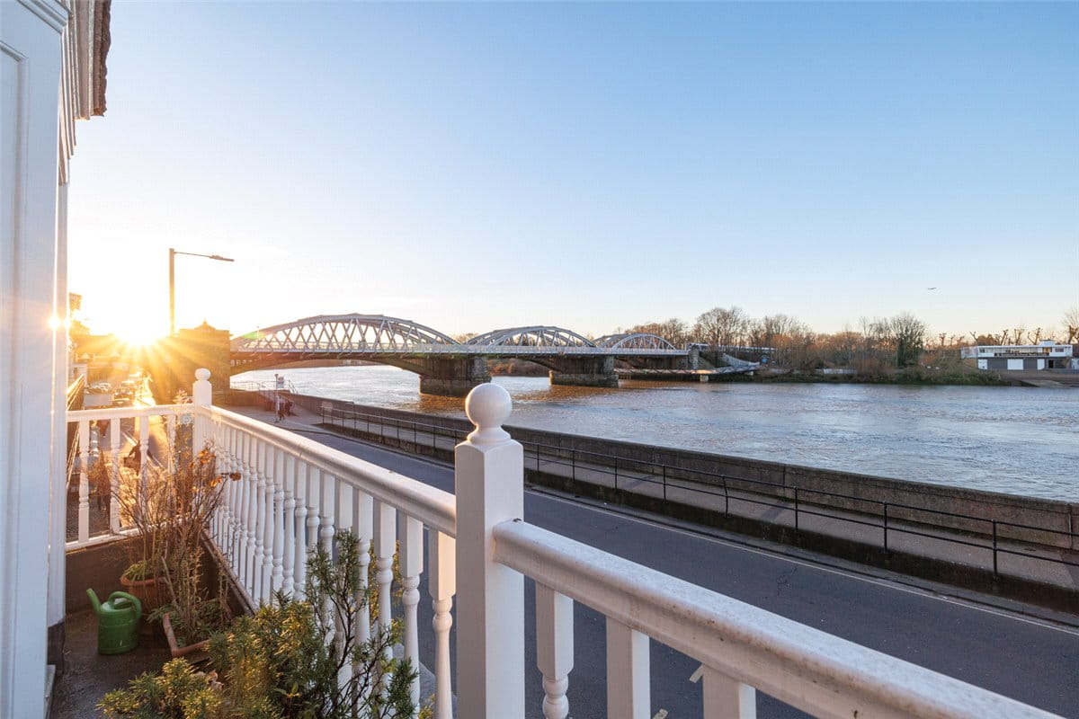 2 bedroom flat, The Terrace, London SW13 - Let Agreed