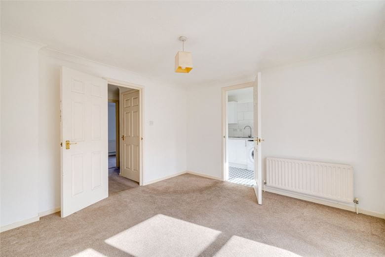 1 bedroom flat, Dovecote Gardens, London SW14