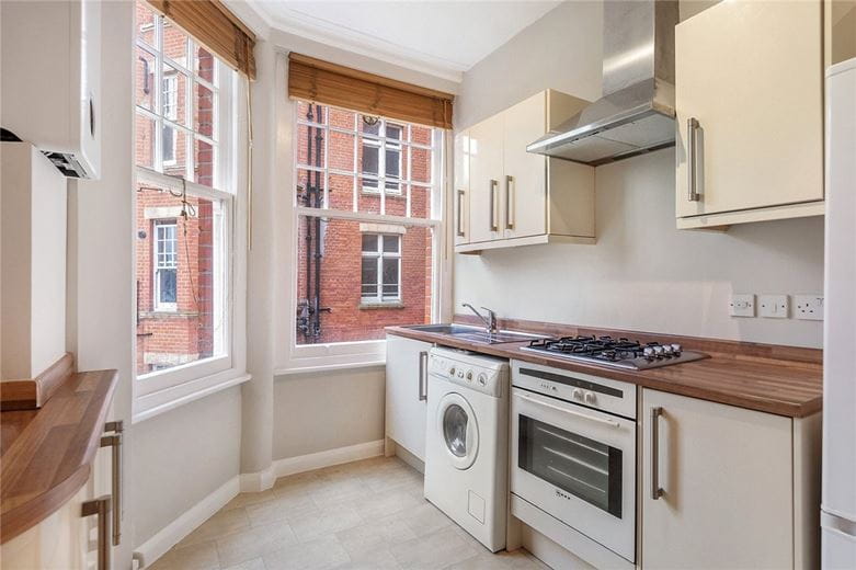1 bedroom flat, Elm Bank Mansions, The Terrace SW13