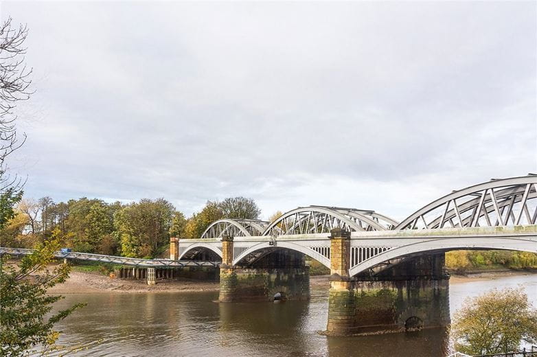 1 bedroom flat, Elm Bank Mansions, The Terrace SW13