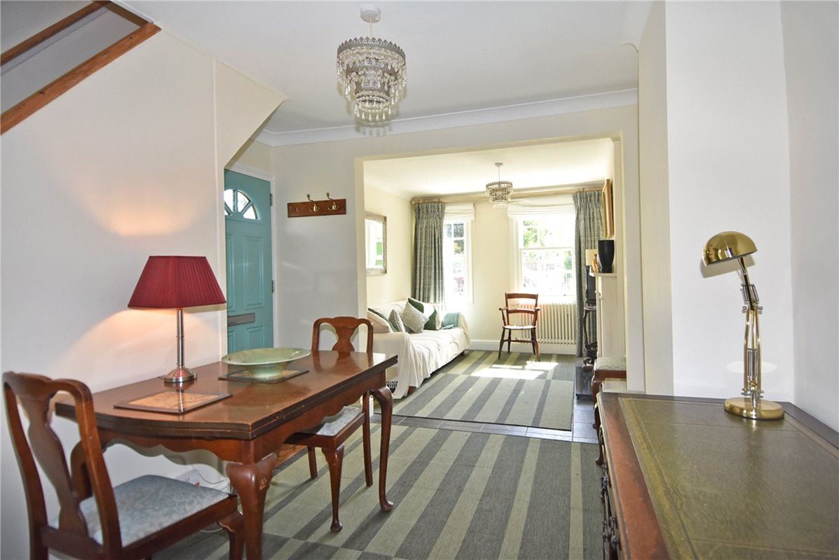 2 bedroom cottage, Field View Cottage, Craig Road TW10 - Let Agreed