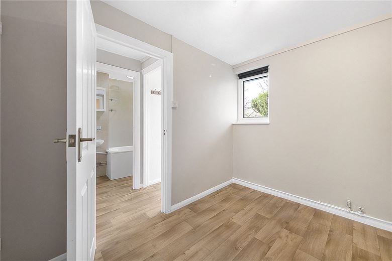 2 bedroom flat, The Hermitage, London SW13 - Let Agreed