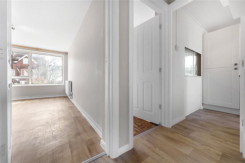 2 bedroom flat, The Hermitage, London SW13 - Let Agreed