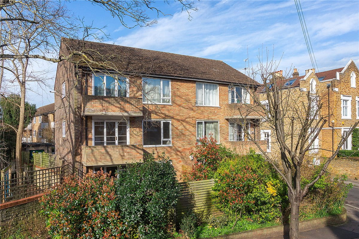 2 bedroom flat, The Hermitage, London SW13 - Let Agreed