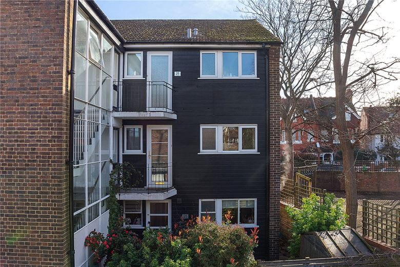 2 bedroom flat, The Hermitage, London SW13 - Let Agreed