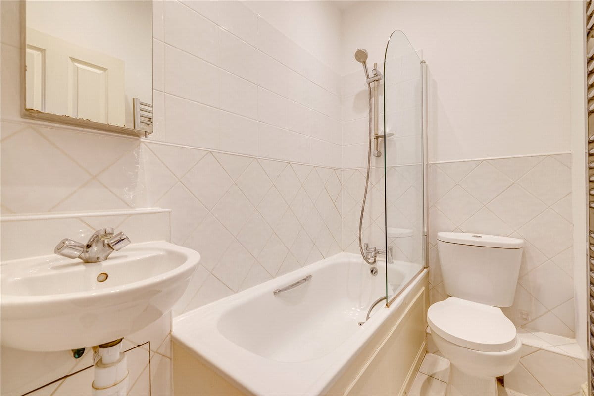 2 bedroom , Petersham Road, Richmond TW10 - Let Agreed