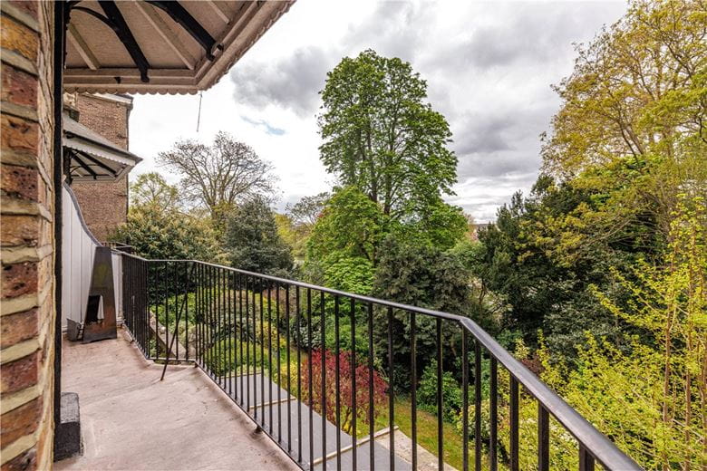 2 bedroom , Petersham Road, Richmond TW10 - Let Agreed