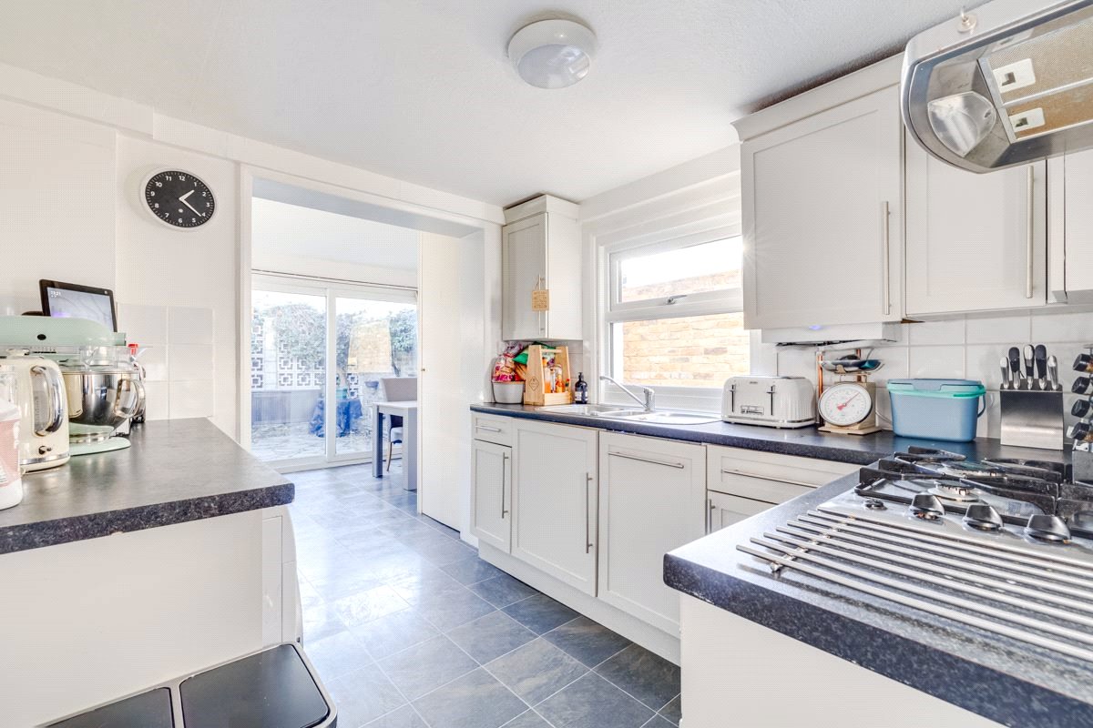 2 bedroom house, Thorne Street, London SW13 - Let Agreed