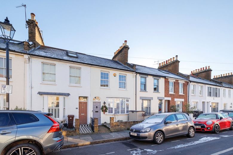 2 bedroom house, Thorne Street, London SW13 - Let Agreed