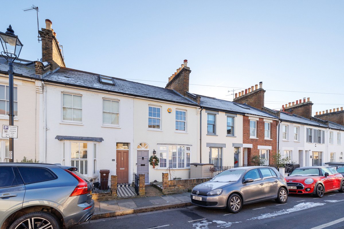 2 bedroom house, Thorne Street, London SW13 - Let Agreed