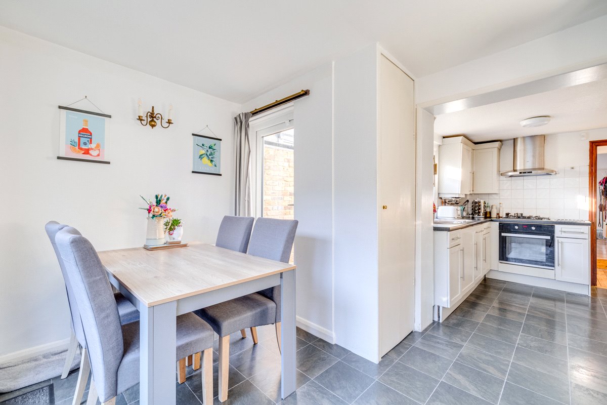 2 bedroom house, Thorne Street, London SW13 - Let Agreed