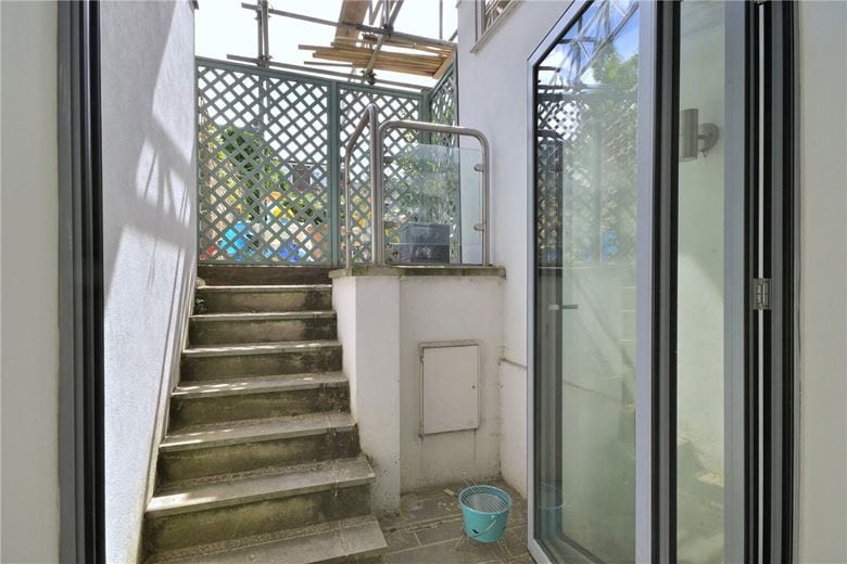 1 bedroom flat, Archway Street, London SW13