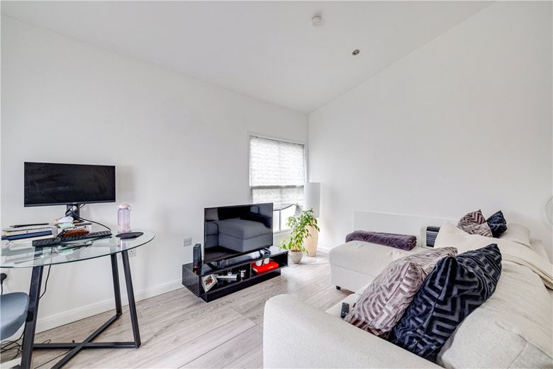 1 bedroom flat, White Hart Lane, London SW13 - Let Agreed
