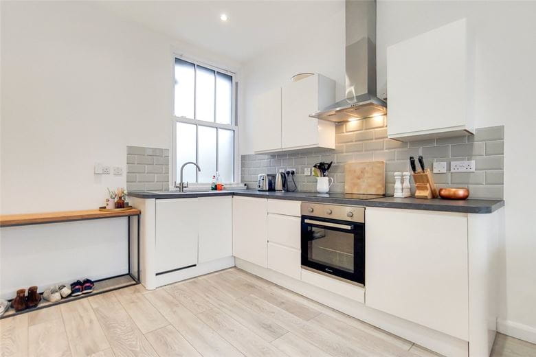 1 bedroom flat, White Hart Lane, London SW13 - Available