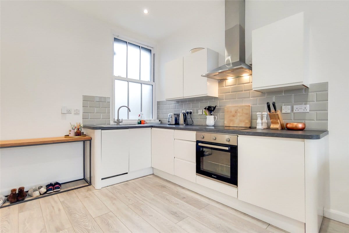 1 bedroom flat, White Hart Lane, London SW13 - Available