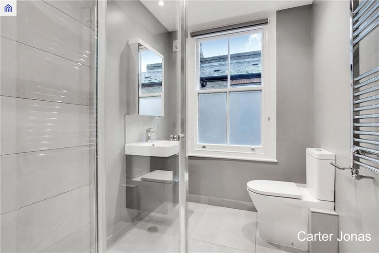 1 bedroom flat, Barnes High Street, London SW13