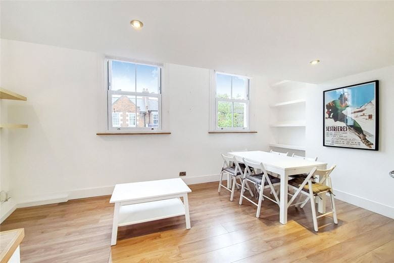 2 bedroom flat, White Hart Lane, London SW13 - Let Agreed