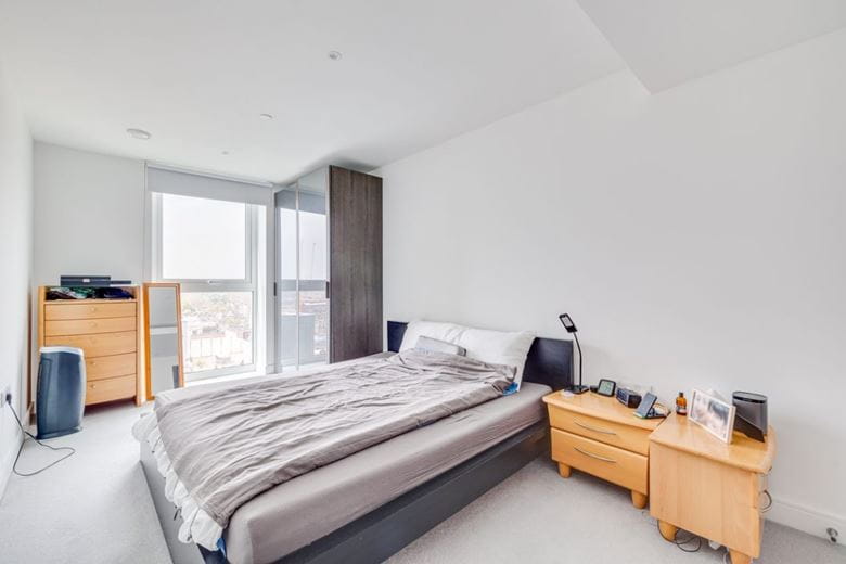 2 bedroom flat, Montpellier House, Glenthorne Road W6