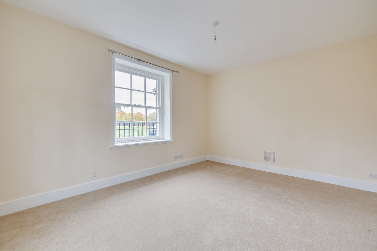  bedroom house, Kew Green, Richmond TW9 - Available