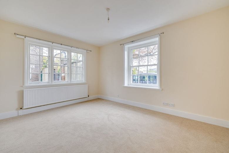  bedroom house, Kew Green, Richmond TW9 - Available
