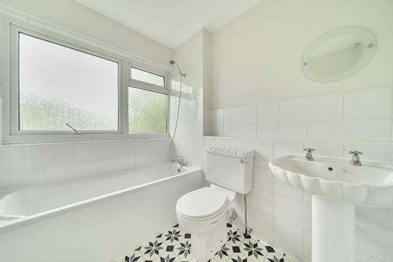 3 bedroom house, Breamwater Gardens, Richmond TW10 - Let Agreed