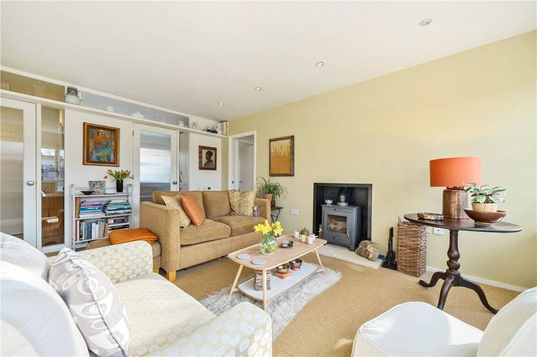 2 bedroom flat, Parkleys, Richmond TW10 - Available