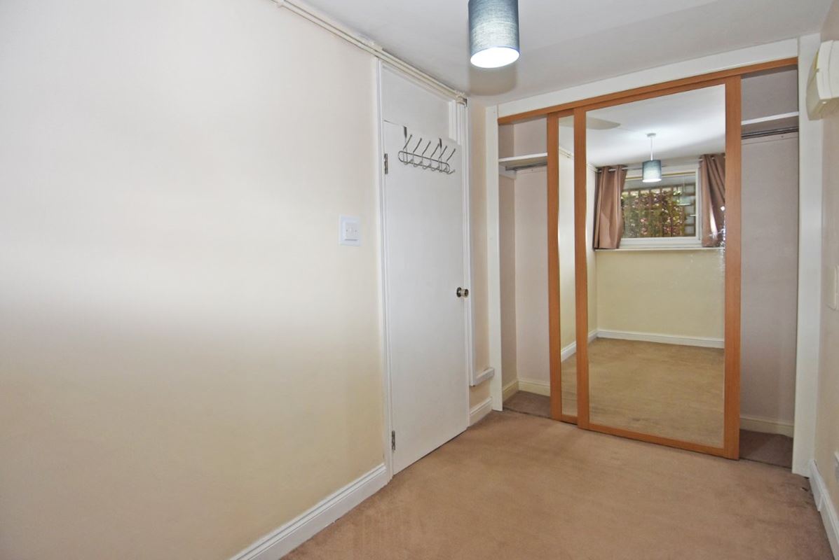 1 bedroom maisonette, Hardwicke Road, Richmond TW10 - Available